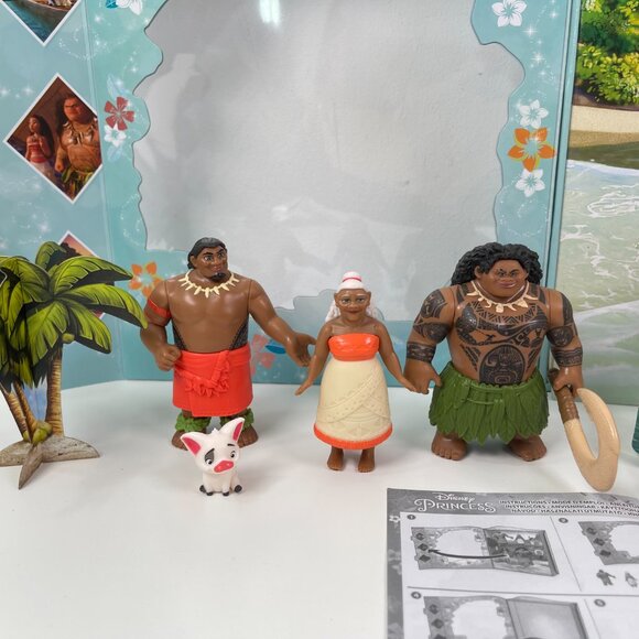 Disney Moana Classic Storybook Set - Picture 4 of 10